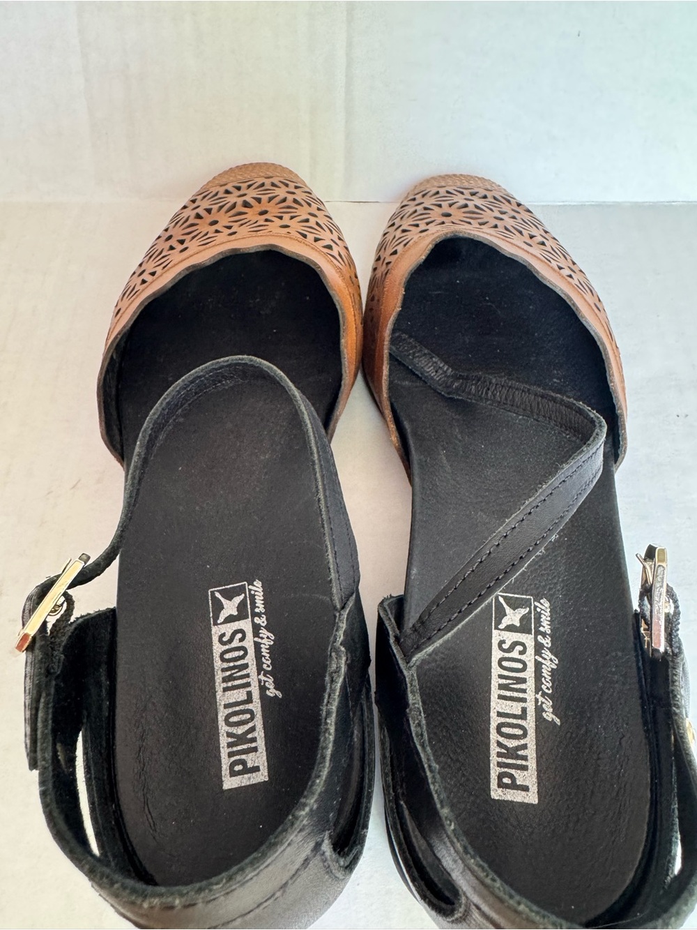 Pikolinos Benissa Flat Leather Sandals - Picture 6 of 13